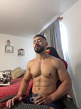 Ezzio Scolaro online show from November 2025 12:37:02 PM