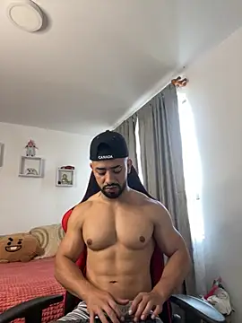 Ezzio Scolaro online show from November 2025 01:04:02 PM