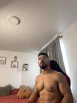 Ezzio Scolaro online show from February 2026 01:13:02 PM