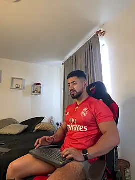 Ezzio Scolaro online show from March 2026 09:20:02 PM