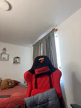 Ezzio Scolaro online show from November 2025 12:08:02 PM