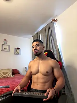 Ezzio Scolaro online show from December 2025 12:26:01 PM