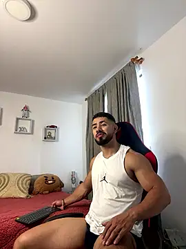 Ezzio Scolaro online show from January 2026 07:51:02 PM