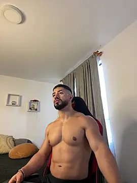 Ezzio Scolaro online show from March 2026 10:13:02 PM