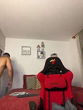 Ezzio Scolaro online show from April 2026 12:06:02 AM