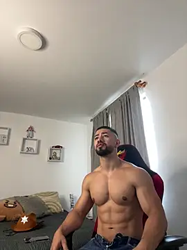 Ezzio Scolaro online show from October 2025 12:46:01 PM