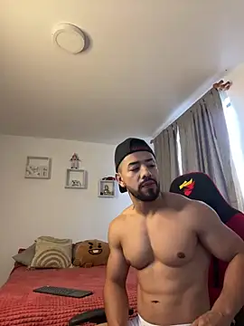 Ezzio Scolaro online show from November 2025 11:47:01 AM