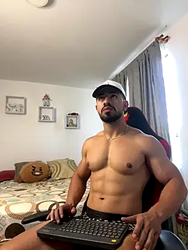 Ezzio Scolaro online show from December 2025 01:38:02 PM