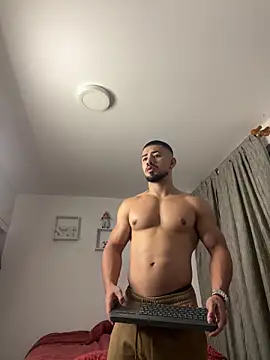 Ezzio Scolaro online show from December 2025 12:11:02 AM