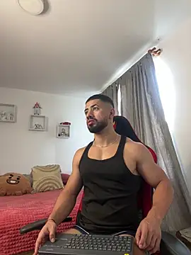 Ezzio Scolaro online show from November 2025 01:54:02 PM