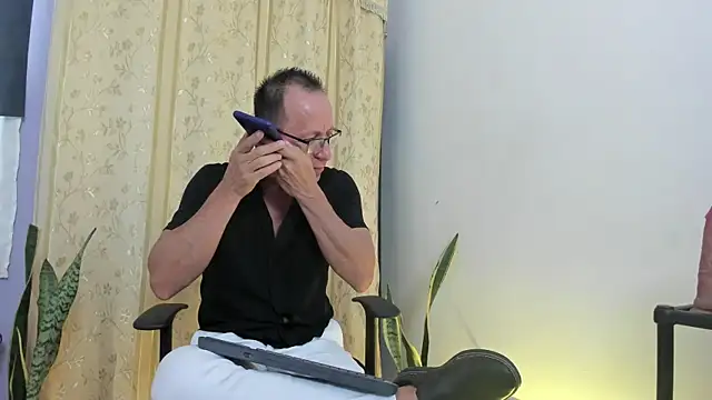  axelking  online show from April 2026 11:28:01 AM