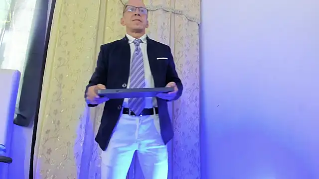  axelking  online show from April 2026 11:45:01 AM