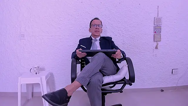  axelking  online show from February 2026 11:40:01 AM