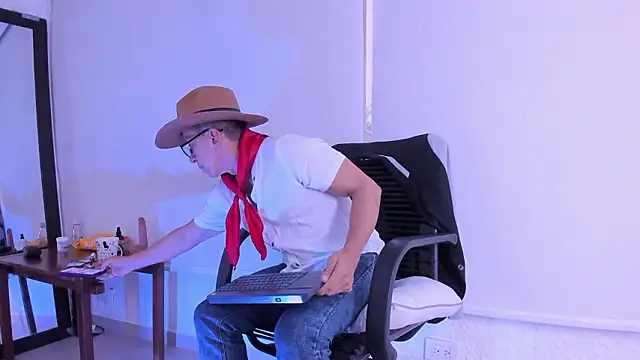  axelking  online show from February 2026 11:42:02 AM