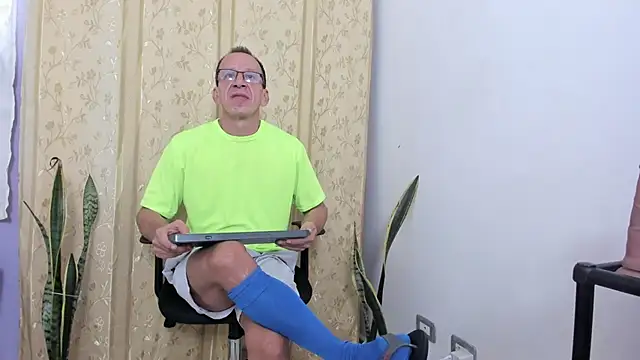  axelking  online show from April 2026 11:39:01 AM