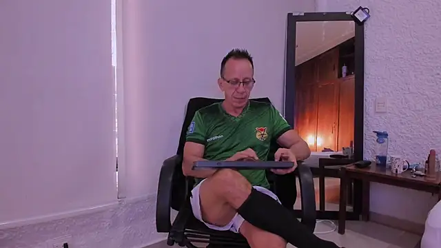  axelking  online show from December 2025 11:27:01 AM