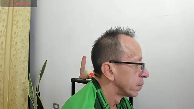 axelking  online show from May 2026 11:42:01 AM