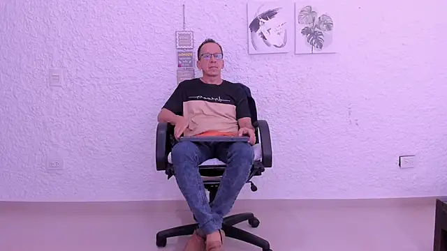  axelking  online show from February 2026 11:42:02 AM