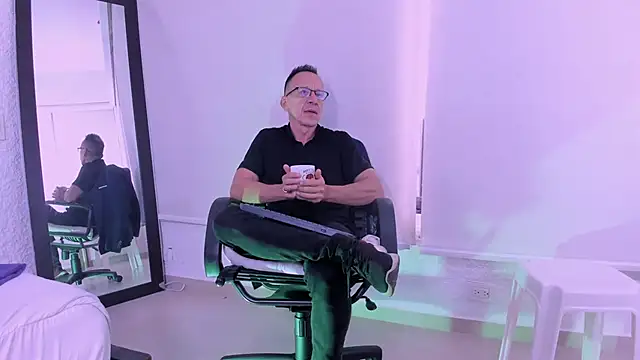  axelking  online show from February 2026 11:43:01 AM