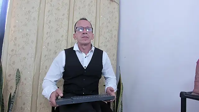  axelking  online show from April 2026 11:37:02 AM