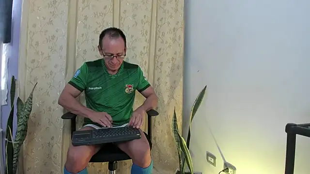 axelking  online show from April 2026 11:47:01 AM