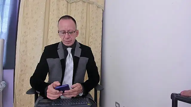  axelking  online show from April 2026 11:38:02 AM