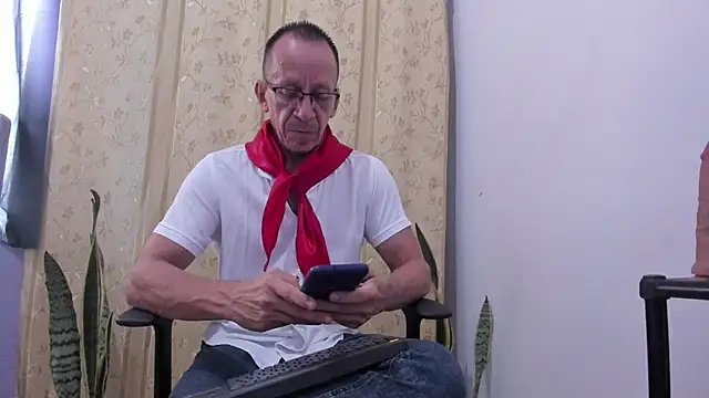  axelking  online show from April 2026 11:36:01 AM