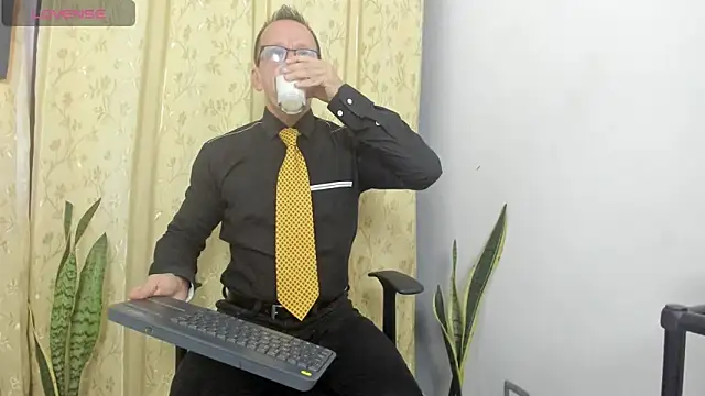  axelking  online show from June 2026 11:32:02 AM