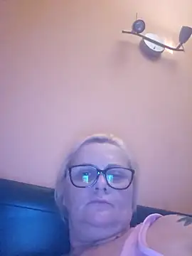 NieMaJazdyBezGwiazdy7883 online show from October 2025 06:54:02 AM