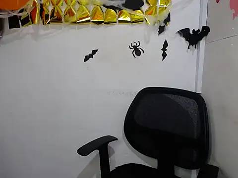 Snapshot of cherry_blond chatting on October 2025 02:39:01 PM cherry blond online show from October 2025 02:39:01 PM