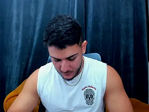 jasonshaw25 online show from December 2025 05:38:01 PM