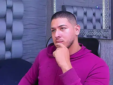 jasonshaw25 online show from October 2025 11:27:01 PM