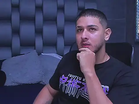 jasonshaw25 online show from October 2025 11:17:01 PM