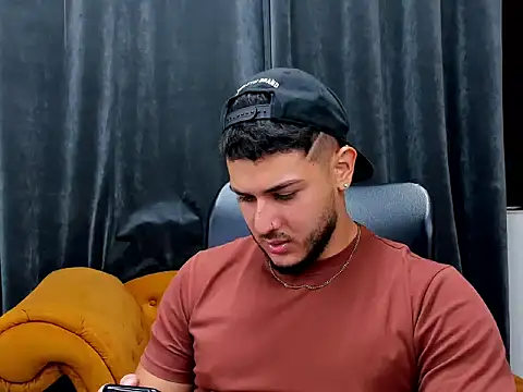 jasonshaw25 online show from December 2025 05:46:01 PM