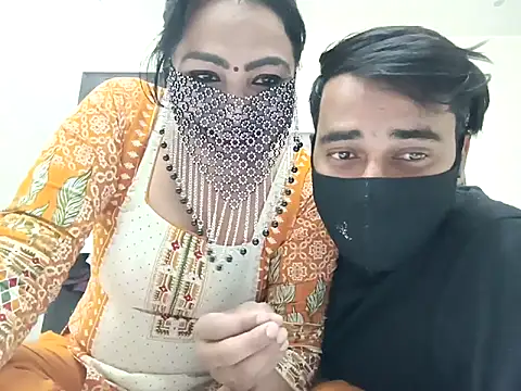 horny milf couple online show from November 2025 06:00:02 PM