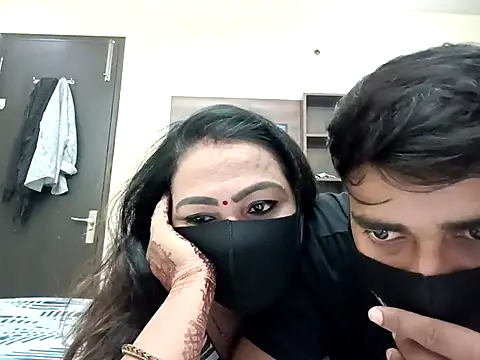 Snapshot of horny_milf_couple chatting on October 2025 02:07:01 PM horny milf couple online show from October 2025 02:07:01 PM