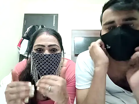 horny milf couple online show from November 2025 05:57:01 PM