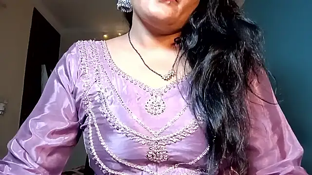 horny milf couple online show from April 2026 04:30:02 PM