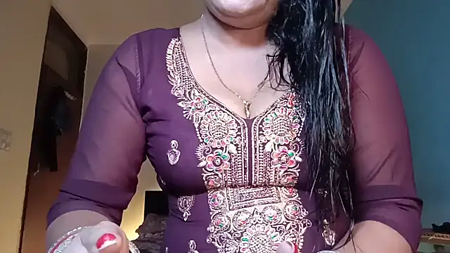 horny milf couple online show from June 2026 06:24:01 PM