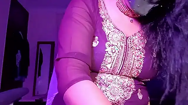 horny milf couple online show from May 2026 07:17:01 PM