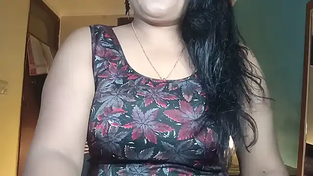horny milf couple online show from June 2026 07:00:02 PM