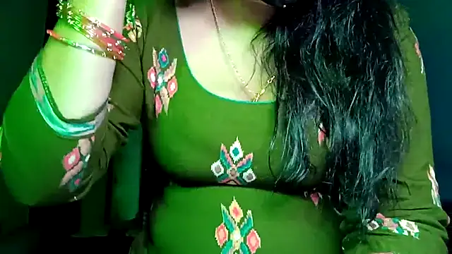 horny milf couple online show from May 2026 07:06:02 PM