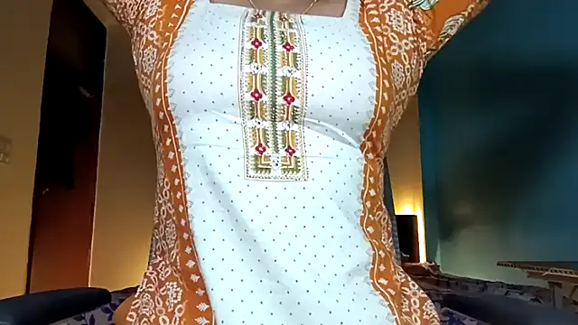 horny milf couple online show from June 2026 05:51:01 PM
