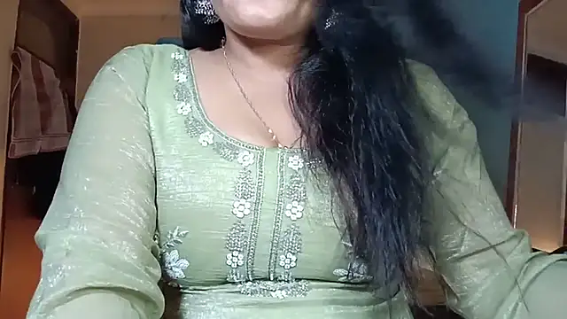 horny milf couple online show from June 2026 09:03:02 PM