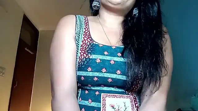 horny milf couple online show from June 2026 07:07:01 PM