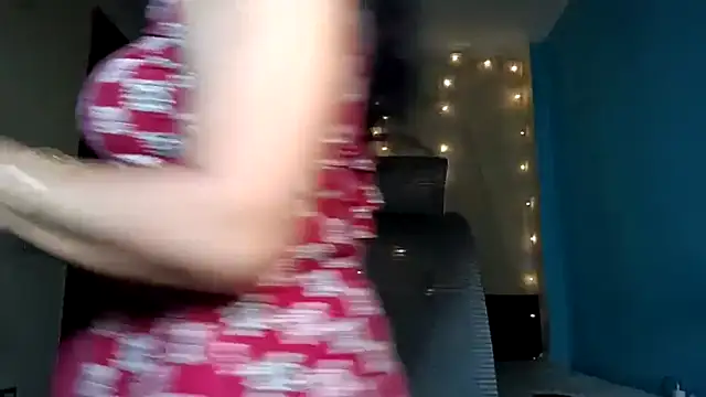 horny milf couple online show from April 2026 05:38:01 PM