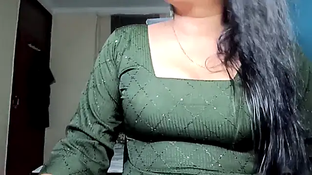 horny milf couple online show from April 2026 07:20:01 PM