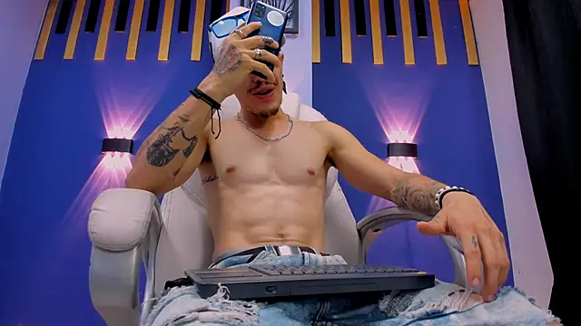 imsammytop online show from November 2025 01:43:01 AM