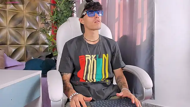 imsammytop online show from October 2025 01:21:02 PM