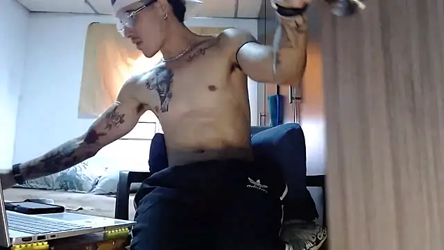 imsammytop online show from April 2026 01:28:01 PM